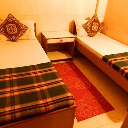 Viraaj Guest House Noida Bagian luar foto