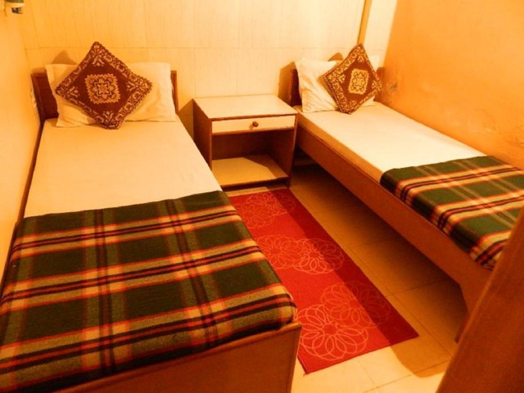 Viraaj Guest House Noida Bagian luar foto