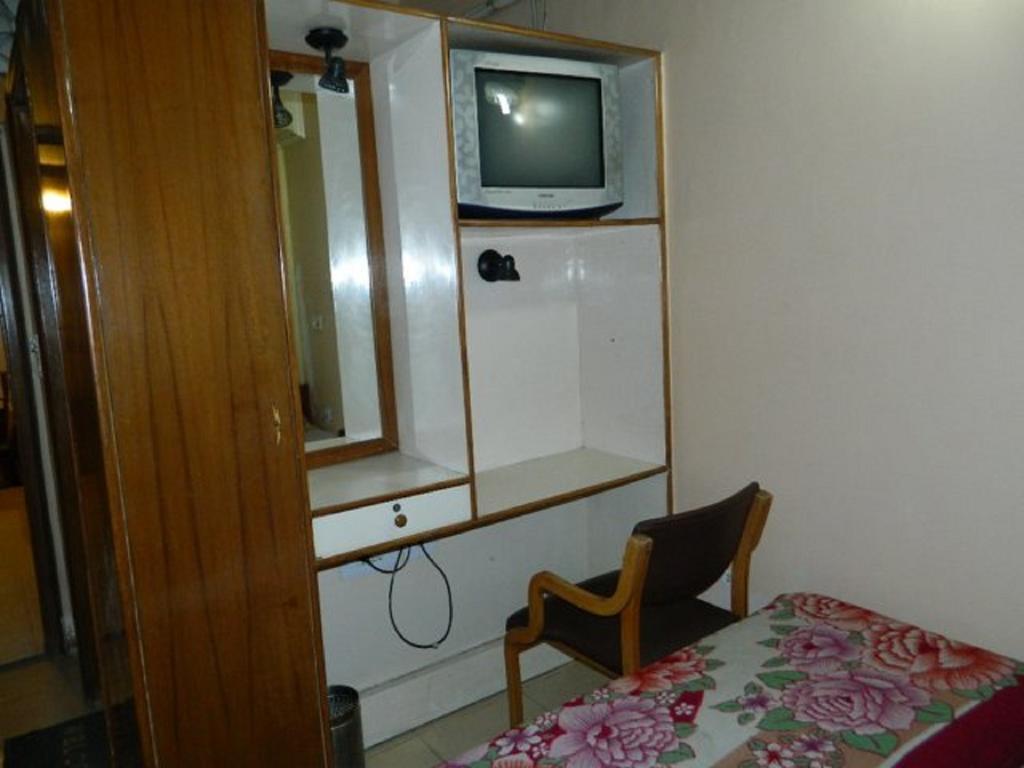 Viraaj Guest House Noida Bagian luar foto